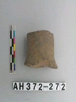 藏品(灰色夾砂陶器足)的圖片